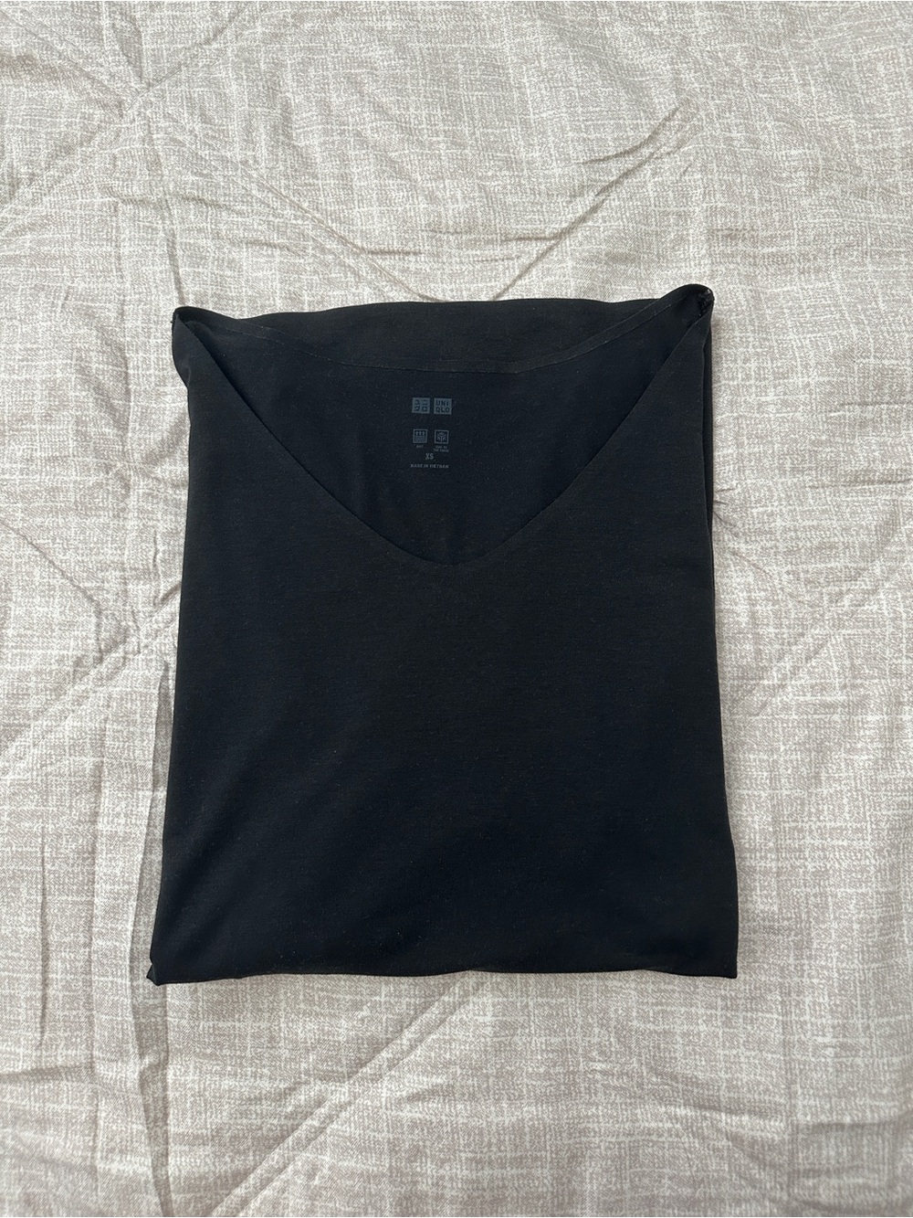 Uniqlo Airism Black Shirt